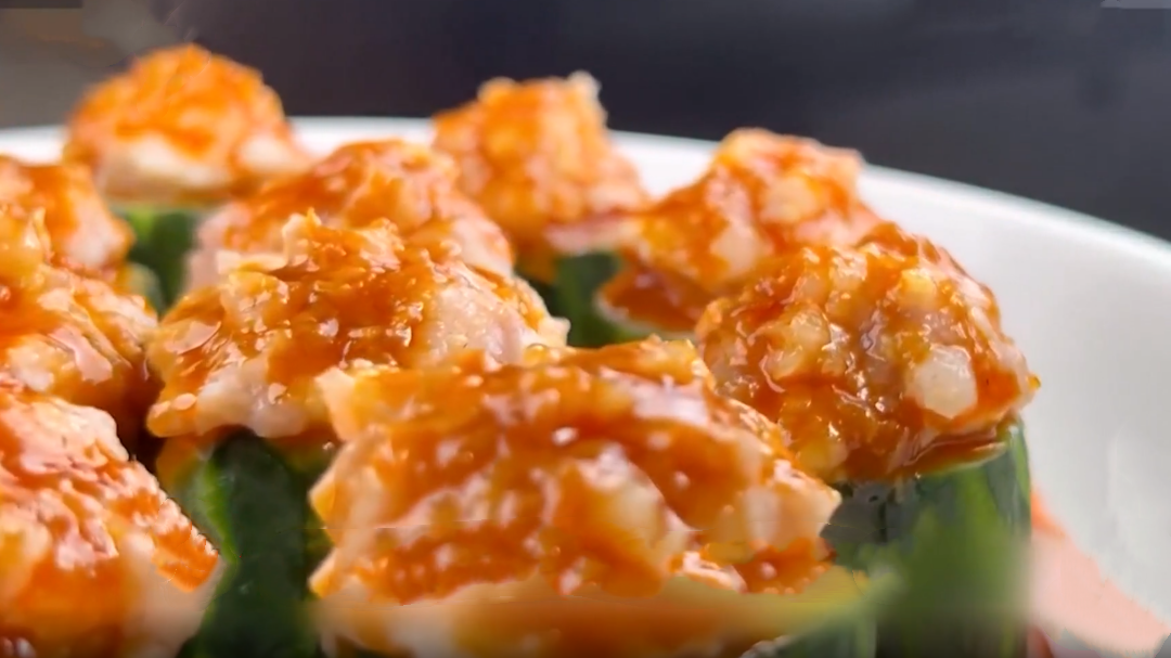 人气美食 伏天清爽美味 虾油黄瓜塞肉