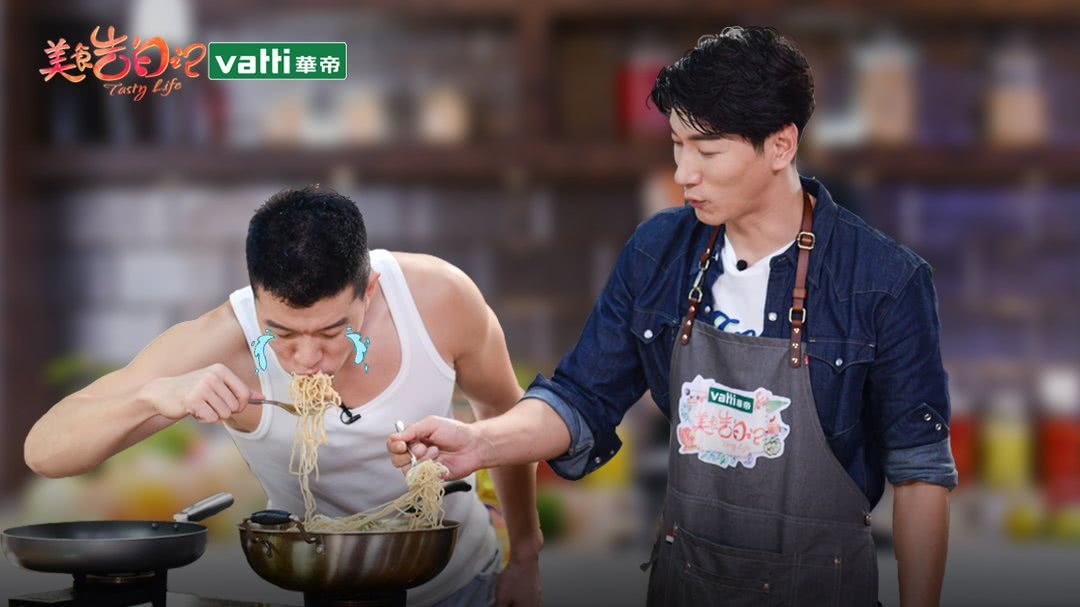 第8集：张亮花式炫技征服厨房  一道扁豆焖面吃“哭”兄弟