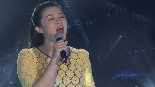 天翼飞Young校园好声音 决赛第二场：90后美女高音比黄妈