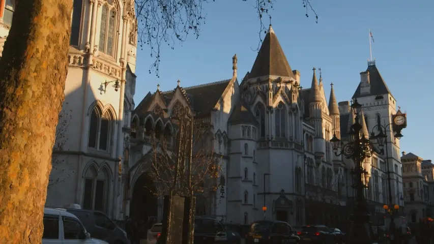 《毒镇：英国科尔比中毒案》第1集