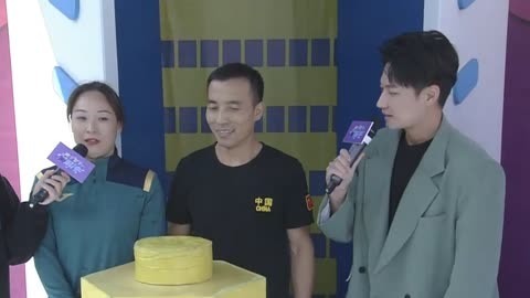 男生女生向前冲第15季 弟弟冲太快姐姐慌乱落水 半决赛形势瞬息万变