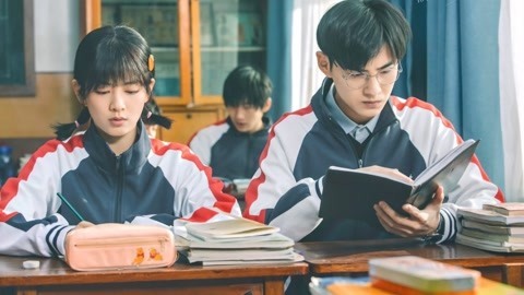 好莱坞影厅 东北版《想见你》？