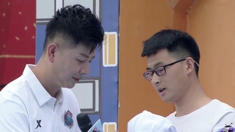 主持人签名竟有闯关加持 前任闯关王稳健过关
