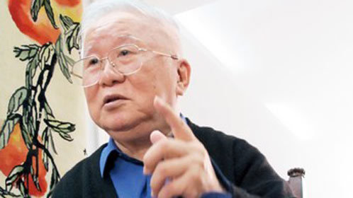 语众不同 90岁院士站半小时做报告 学生睡觉