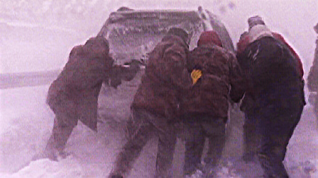 兵者行 特大暴风雪袭击啥感受，军人军车也没招，户外自救装备很重要
