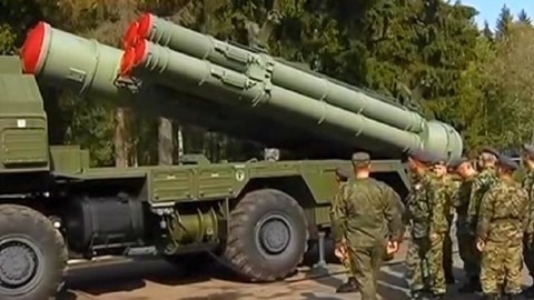 环球火力点 S400导弹共架混装