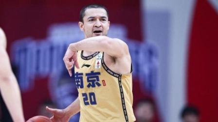投疯了，西热力江10记三分创纪录