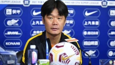 中国男足冲击2022世界杯 足协官方：同意李铁辞职申请 李霄鹏任国足主帅