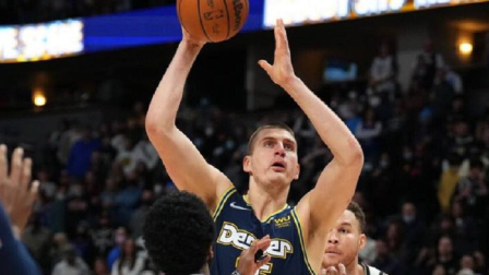 NBA热辣资讯 篮网惨败掘金迎来八连败！篮网球迷：意料之中的失利！