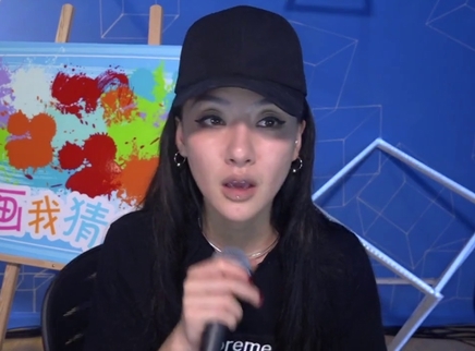 818超女聊天室 王金金开启演唱会模式自嗨无上限