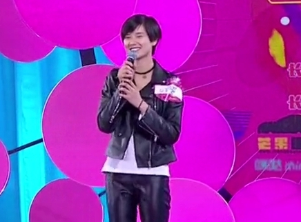 2016超级女声地面唱区海选 评委real耿直拷问“李宇春”恋爱史