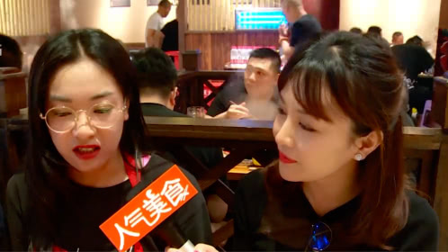人气美食 40只土鸡熬出一锅汤 老板亏本在卖的鸡汤面