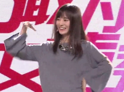 鞠婧祎大跳广场舞