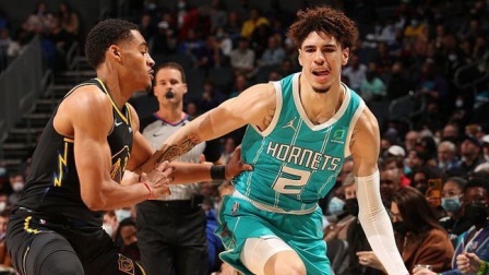 2021-2022赛季NBA集锦 NBA战报：黄蜂106:102险胜勇士，勇士7连胜被终结