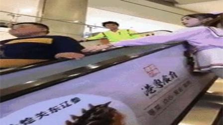 猿创精选 萌妹子电梯上摸手整蛊 不成想激怒壮汉被一路狂追 158