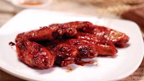 迷迭香 好吃到舔手指的蜜汁鸡翅
