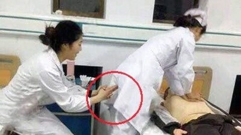 欢乐囧图 城会玩!用绳命搞笑的女神经