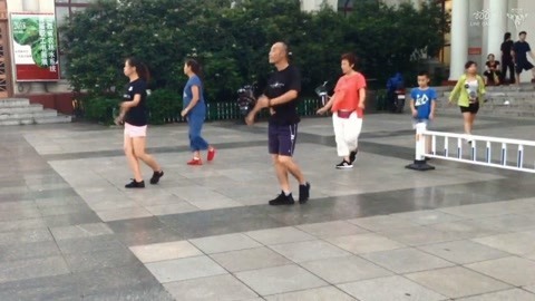 广场舞 《伦巴女王》