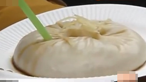 人气美食 边吃边逛城隍庙 “飙”汁美味吃不停