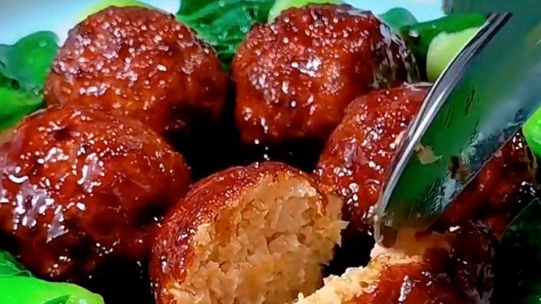 人气美食 本帮红烧狮子头 酱汁浓郁有配方