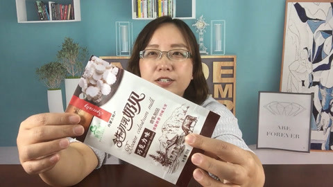 梁小轩和轩妈试吃各种美食 试吃“巧克力味奶片”