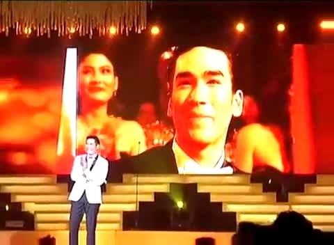 2PM 泰国 Kerd Awards 2012 主Nichkhun 饭拍版 12/03/30-2PM
