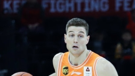 CBA 18/19赛季 北京VS上海第三节：翟晓川强硬2+1，斯科拉弗神内外连线妙不可言