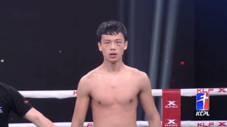 格斗视界 中国小将连续顶膝直接KO，打的对手趴在地上起不来，厉害！