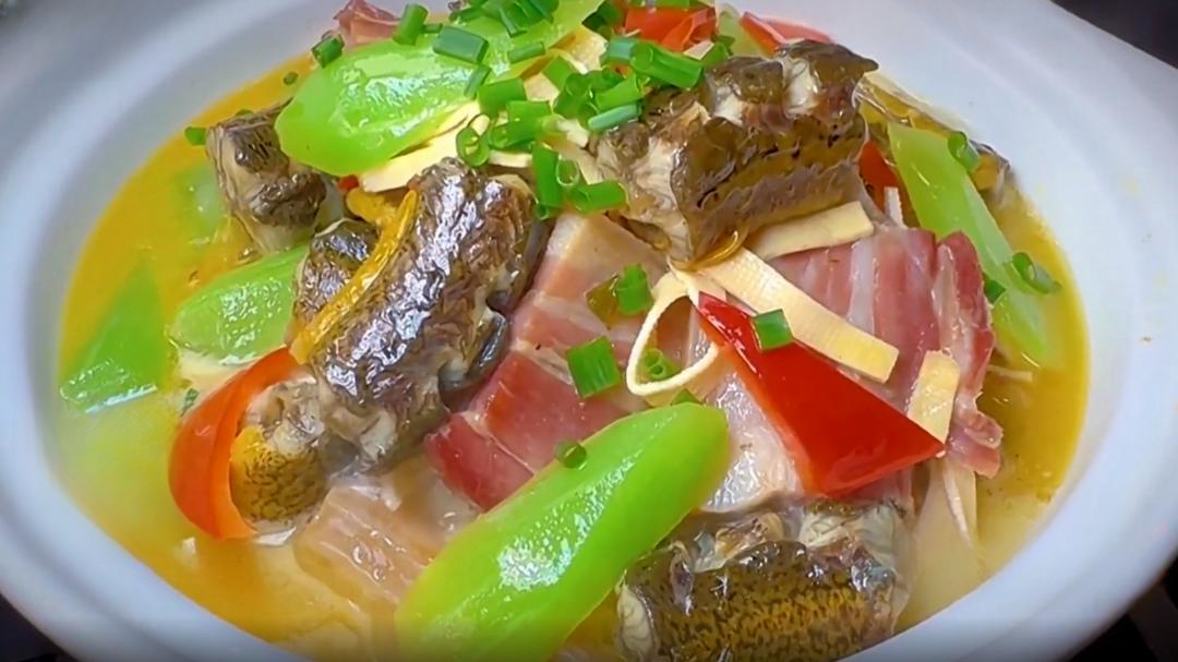 人气美食 秋冬滋补美味 黄鳝咸肉煲