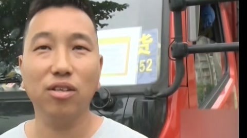 法治中国60分 司机四连踹勇救被困人 冰柜后伸贼手盗贼回家被抓