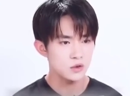 娱乐急先锋 易烊千玺谈未来