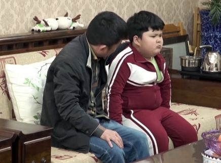放学后 胖娃瘦身引发的家庭拉锯战