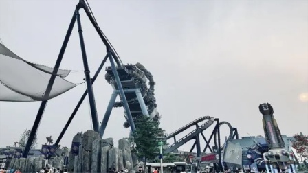 环球影城过山车致颈椎错位？专家回应