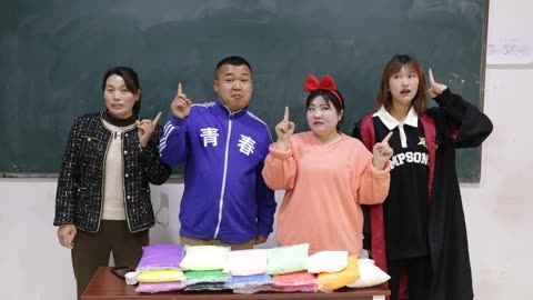 美女家务事 给你一万包粘土，让你删除班里一位成员，你同意删除小晴吗？