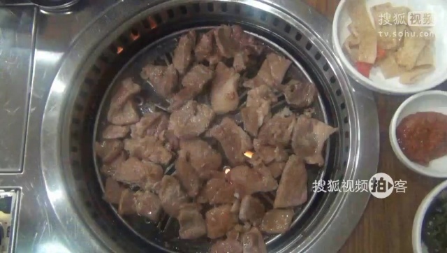 韩国之旅 【拍客】首尔之旅浙江首席屌丝拍客小志品尝美食狼吞虎咽