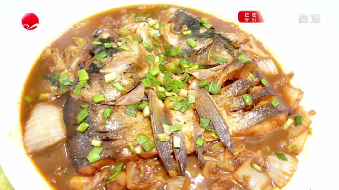 红汤大鱼头 本地烧法配大白菜