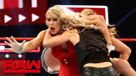 WWE RAW 2019 【RAW 06/17】莱西端着淑女范儿跨进擂台