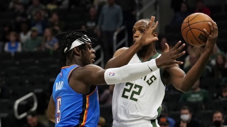 NBA季前赛-字母哥8+9 多特19分 雄鹿8人上双大胜雷霆
