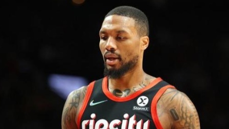 NBA热辣资讯 NBA一夜间伤了3位全明星 热巴休6周利拉德布克均休战