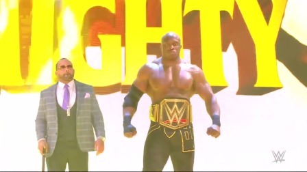 WWE RAW1455期中文回放：全能王轻取光脚哥 麦金泰尔三重赛痛击毒蛇