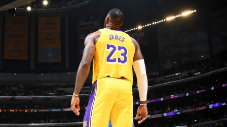 NBA流言收割机 韦斯特：并非不尊重乔丹，我们没见过比詹姆斯更好的球员