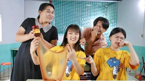 美女家务事 小晴用臭豆腐做无硼砂泥