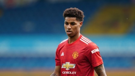 曼联赛场 【曼联赛场】拉什福德任意球制造威胁，梅利耶单掌扑出力保球门不失