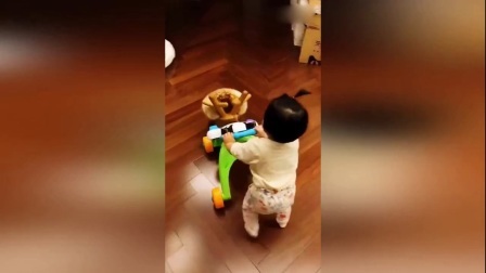 嘻嘻娱乐 2017 11月 张子萱半夜帮女儿搭配衣服 自侃是执念的中年母亲 171120