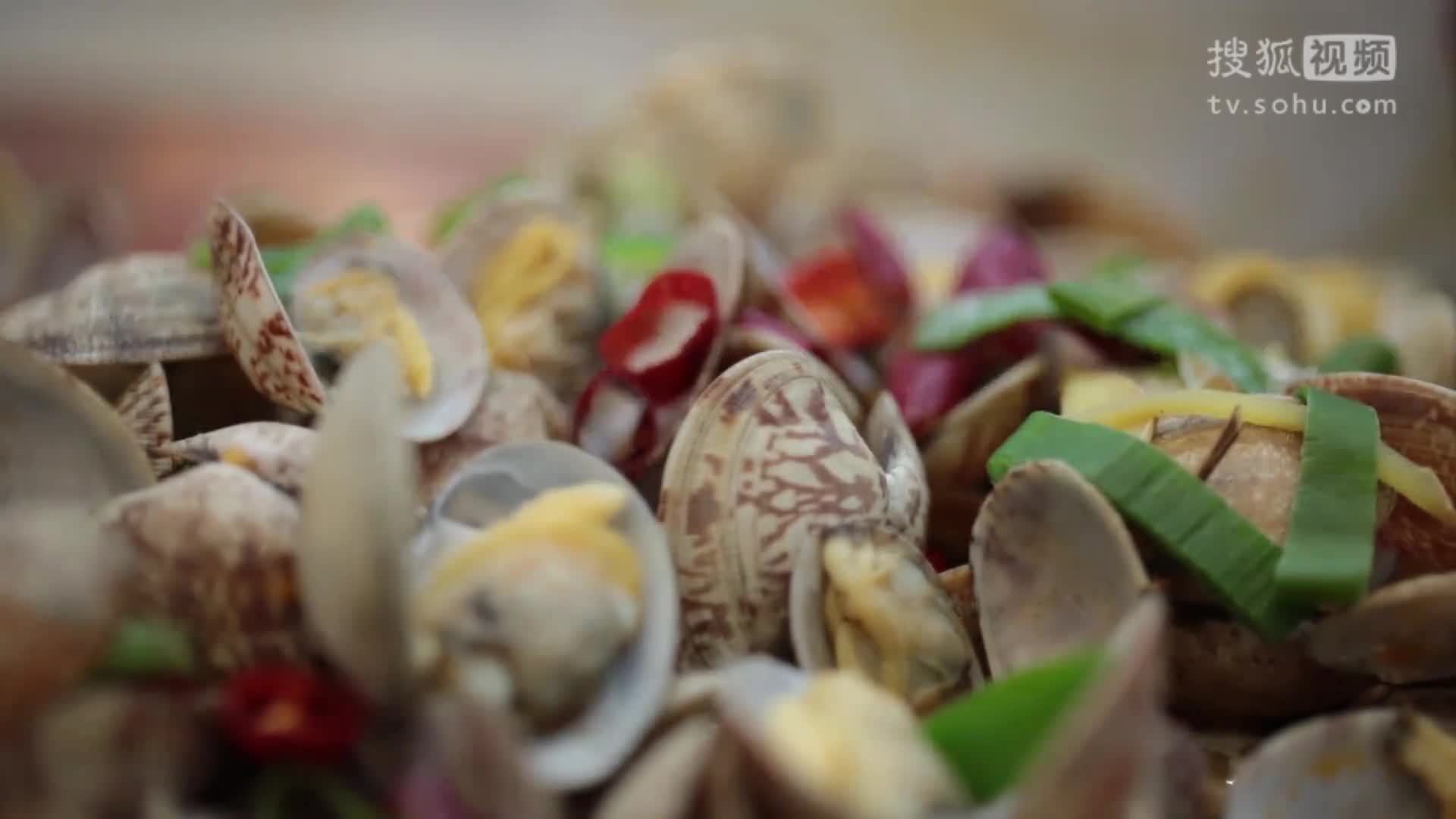 美&middot;食 别再吃路边摊的花甲了，带你看花甲制作全过程，健康卫生又美味，关键老板娘还漂亮