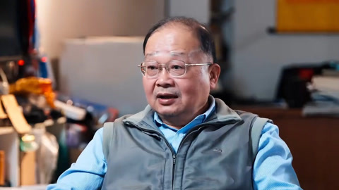 年过半百跨越海峡任教山城 凝聚两岸爱国情