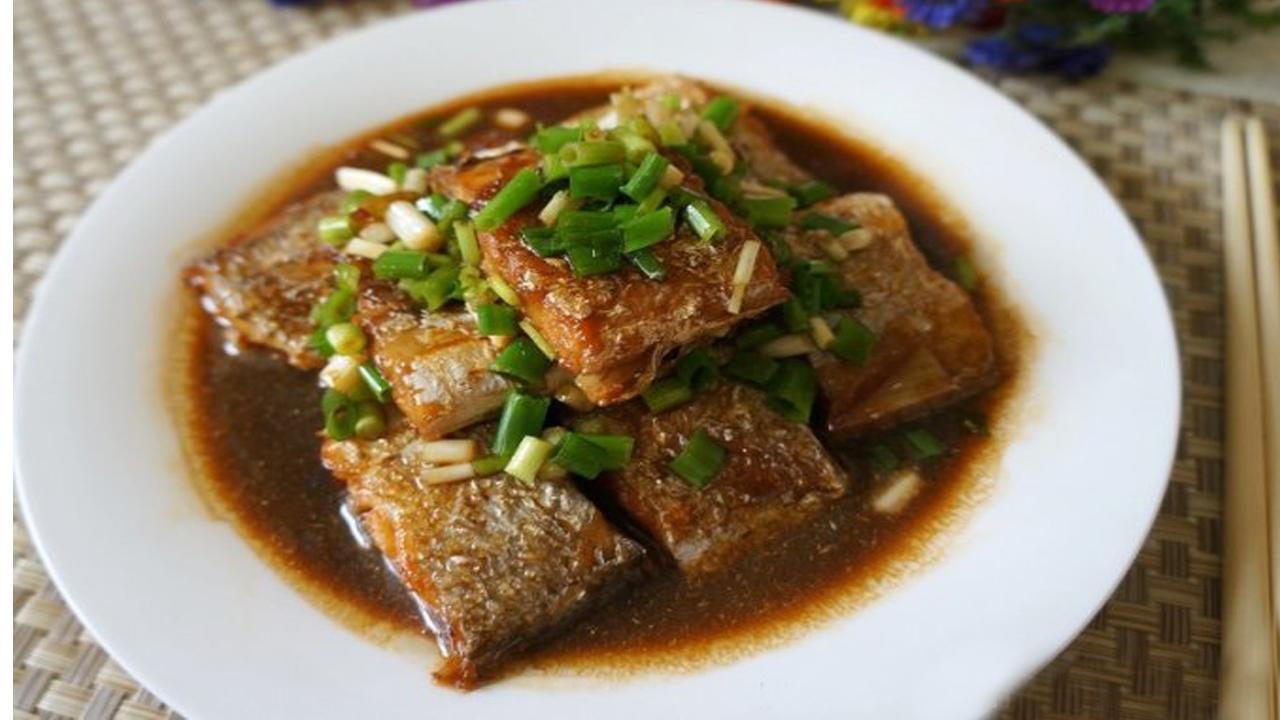 美&middot;食 红烧带鱼的家常做法，这么做入味又营养，只需两步，厨房新手也能学会