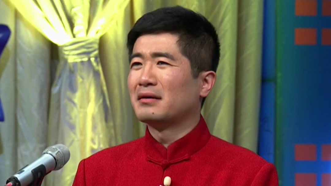 魏鹏憨厚中带着机智 配合搭档包袱不停
