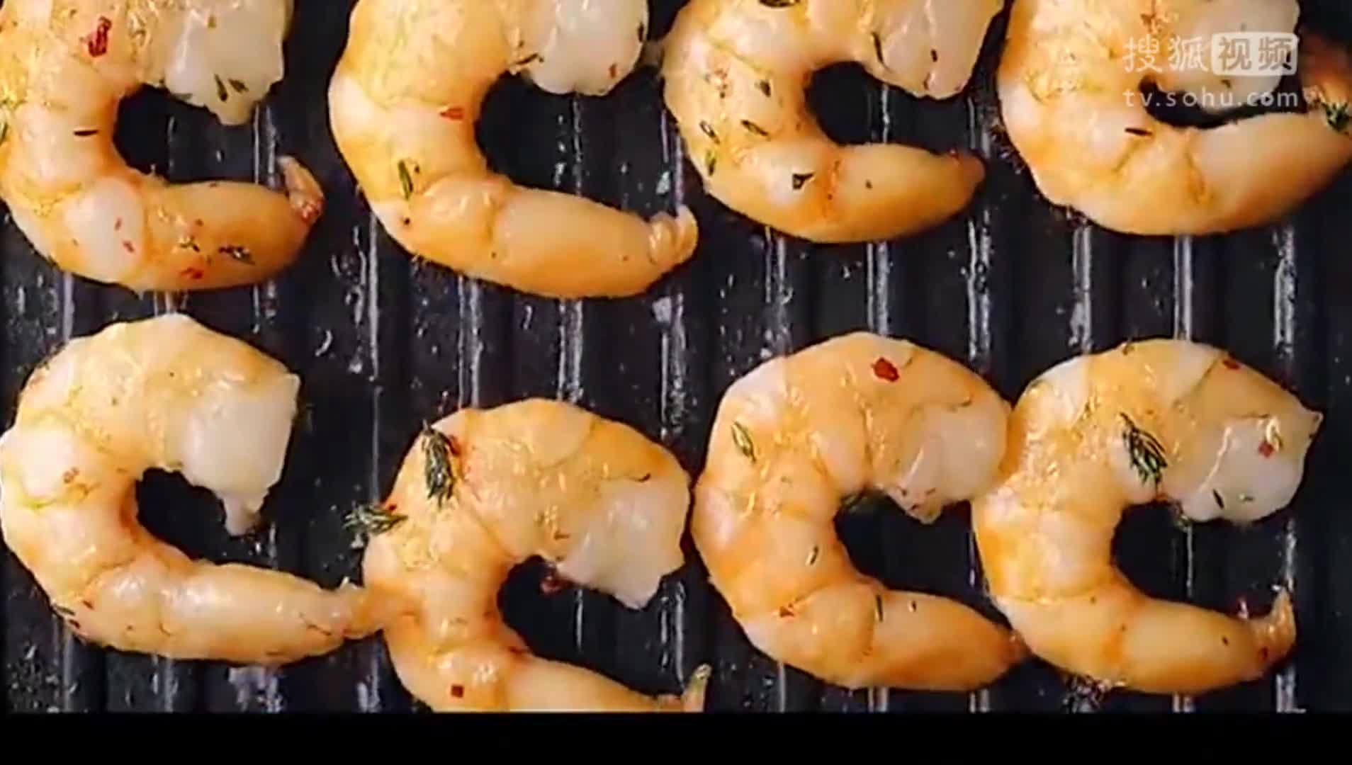 美&middot;食 牛排做成这样真的不忍心吃，这刀功烹饪技巧真是佩服