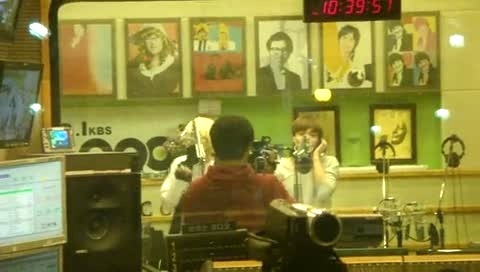 IU kiss&cry Honey-Kiss The Radio 电台 主特赫 饭拍版 11/11/15-Super Junior (SJ)